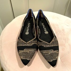 Rothy’s golden shimmer points size 10